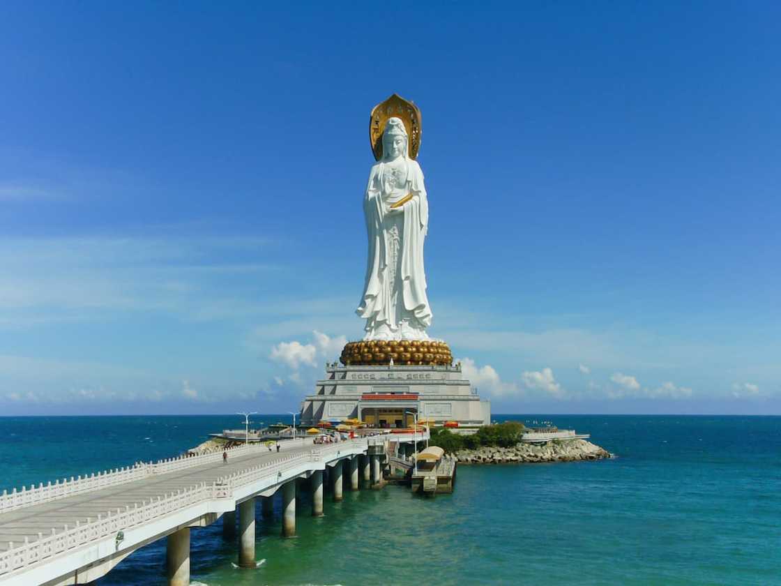 tallest sitting statue in the world