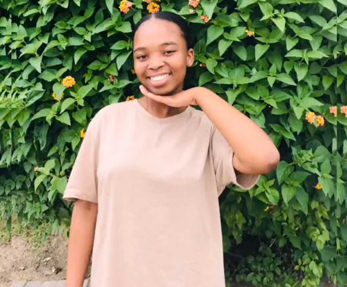 Social media users were saddened to see a heartbreaking text from the daughter to her absent father Social media users were saddened to see a heartbreaking text from the daughter to her absent father