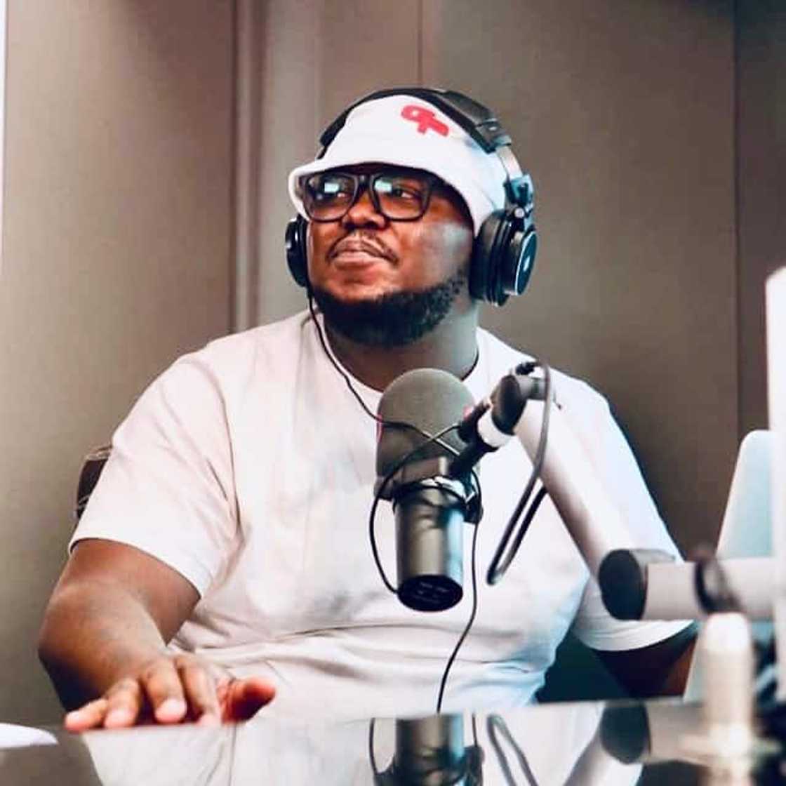 Skhumba Hlophe biography: age, wife, jokes, YouTube, Instagram and net worth Skhumba Hlophe biography: age, wife, jokes, YouTube, Instagram and net worth