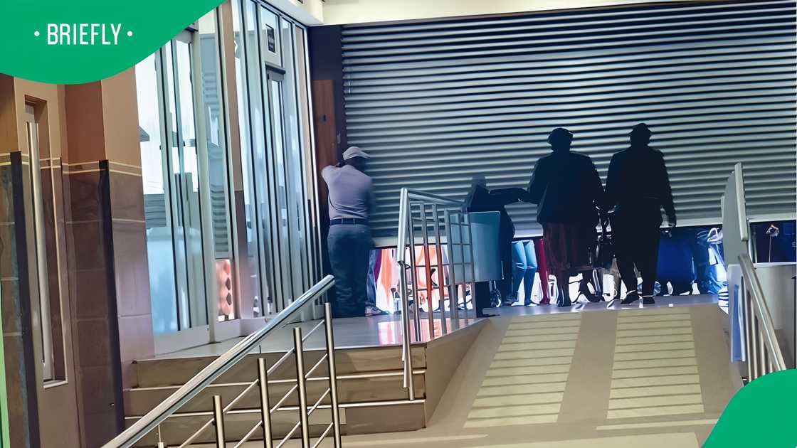 A group of people’s dramatic entrance to the SASSA line sparked mixed reactions.