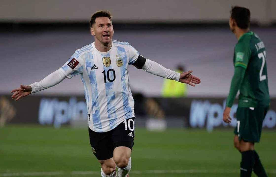 Lionel Messi Scores With Stunning Individual Effort In Record-Breaking Hat-Trick For Argentina Lionel Messi Scores With Stunning Individual Effort In Record-Breaking Hat-Trick For Argentina