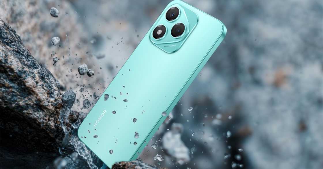 The HONOR 200 Lite won hearts across SA in 2024 by delivering exactly what people needed: reliable performance, great design and excellent value. The HONOR 200 Lite won hearts across SA in 2024 by delivering exactly what people needed: reliable performance, great design and excellent value.