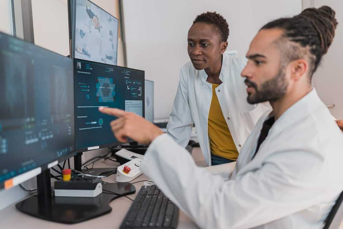 Are South African public hospitals free? Are South African public hospitals free?
