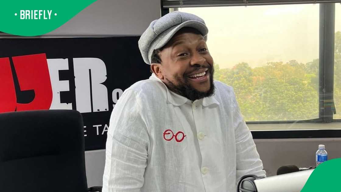 Mbuyiseni Ndlozi gives Des Van Rooyen a nickname Mbuyiseni Ndlozi gives Des Van Rooyen a nickname