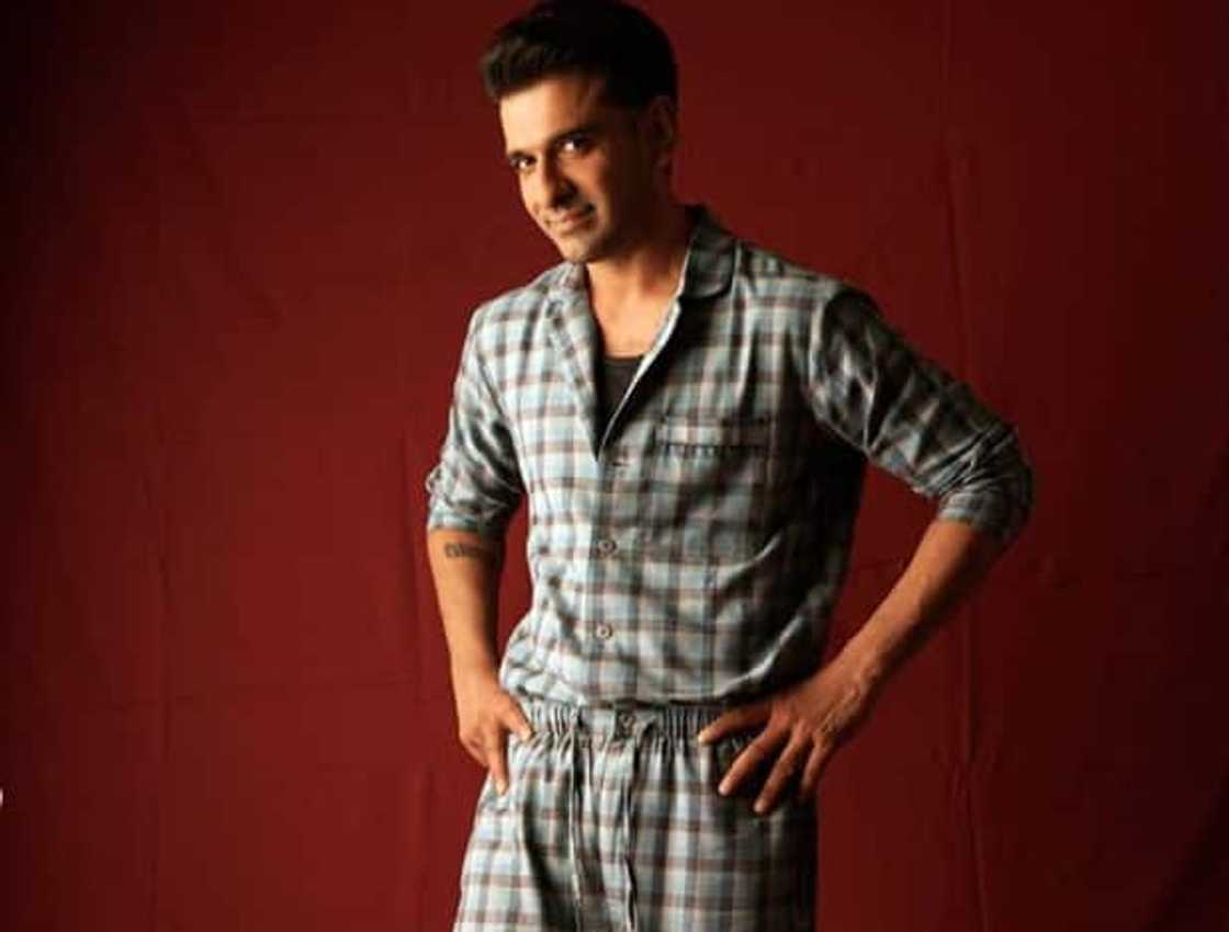 Eijaz Khan Eijaz Khan