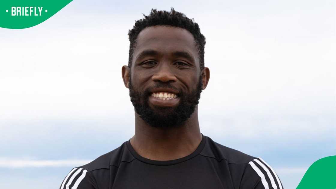 Siya Kolisi was met with an igwijo. Siya Kolisi was met with an igwijo.