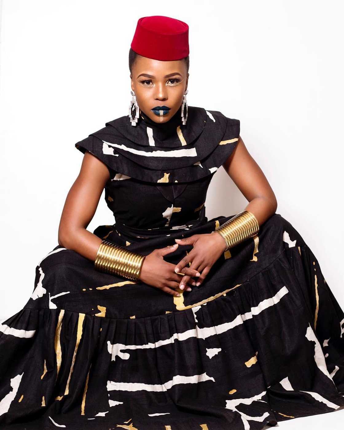 Thishiwe Ziqubu biography: age, ex-husband, husband, education, awards, movies and Instagram Thishiwe Ziqubu biography: age, ex-husband, husband, education, awards, movies and Instagram