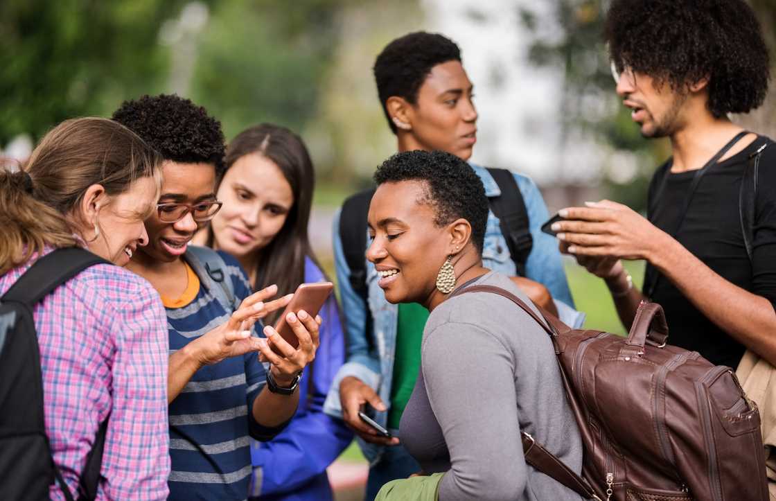Others were impressed by the KFC lady who kindly helped them even though she realised they were not in a car Others were impressed by the KFC lady who kindly helped them even though she realised they were not in a car