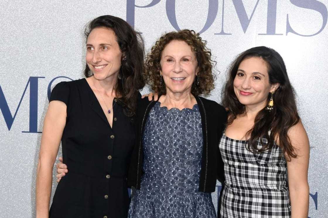 Rhea Perlman daughter