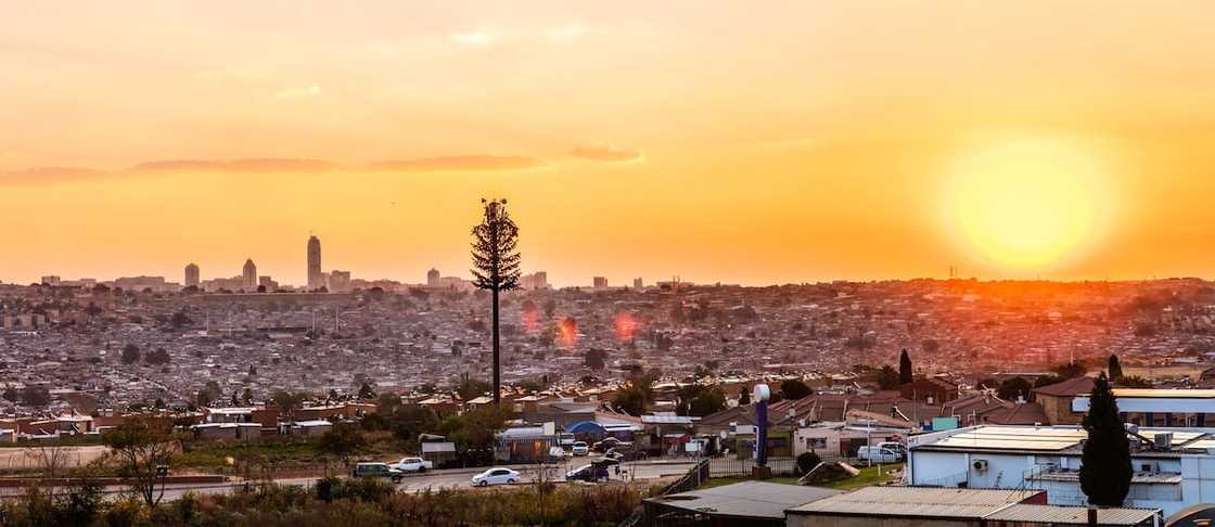 Johannesburg Man Fires Gun in Busy Alexandra Street, Netizens Show Concern for Safety