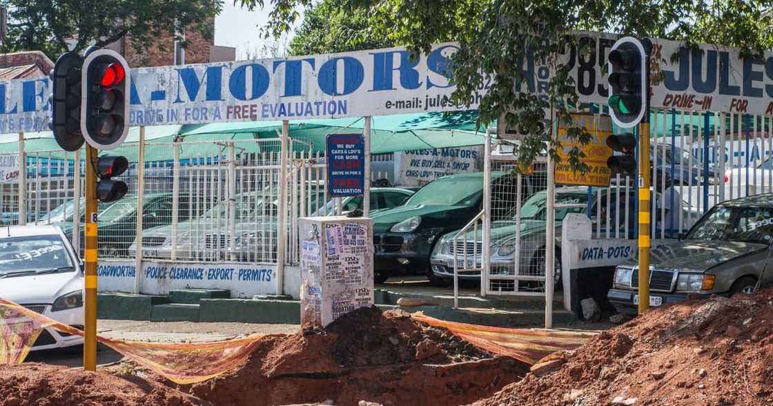 R37 million, fix broken traffic lights, Johannesburg, damaged in December 2021, January 2022, motorists, cable theft R37 million, fix broken traffic lights, Johannesburg, damaged in December 2021, January 2022, motorists, cable theft