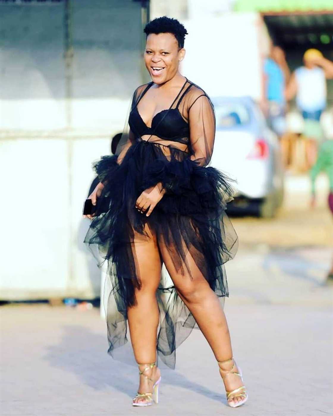 A fan tore Zodwa Wabantu's undies apart A fan tore Zodwa Wabantu's undies apart
