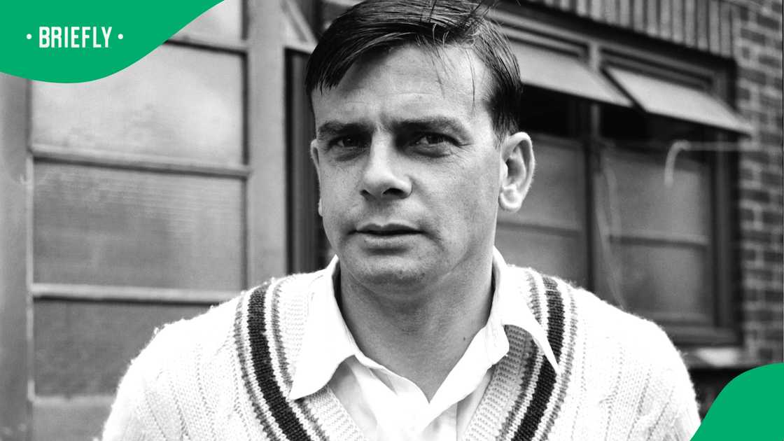 Harold “Dickie” Bird passes on at age 92.