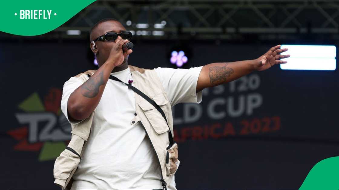 Lloyiso left the stage during a performance. Lloyiso left the stage during a performance.