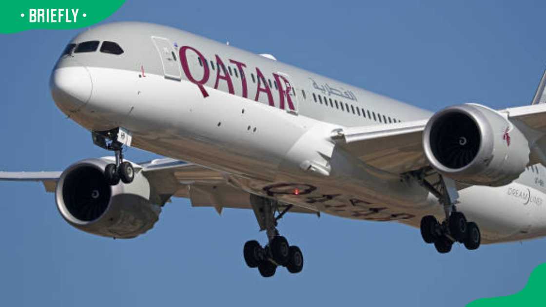A Boeing 787-9 Dreamliner from Qatar Airways A Boeing 787-9 Dreamliner from Qatar Airways