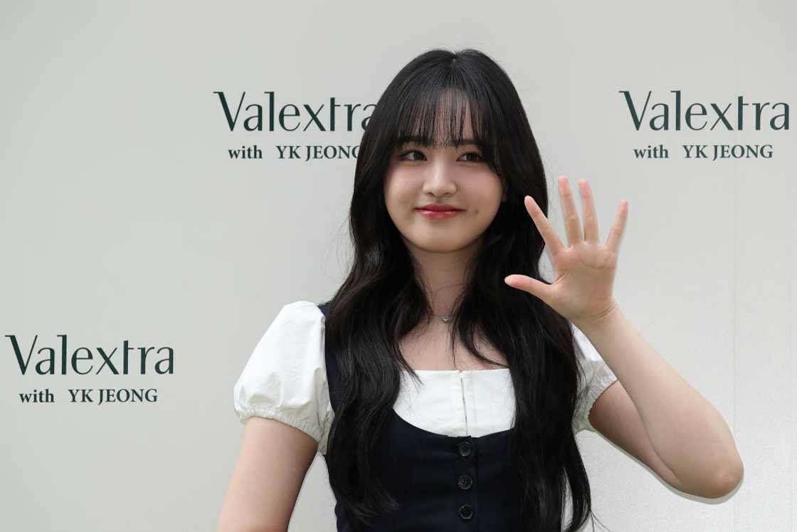 Liz during a 2023 pop-up store opening at The Galleria Department Store in Seoul, South Korea Liz during a 2023 pop-up store opening at The Galleria Department Store in Seoul, South Korea