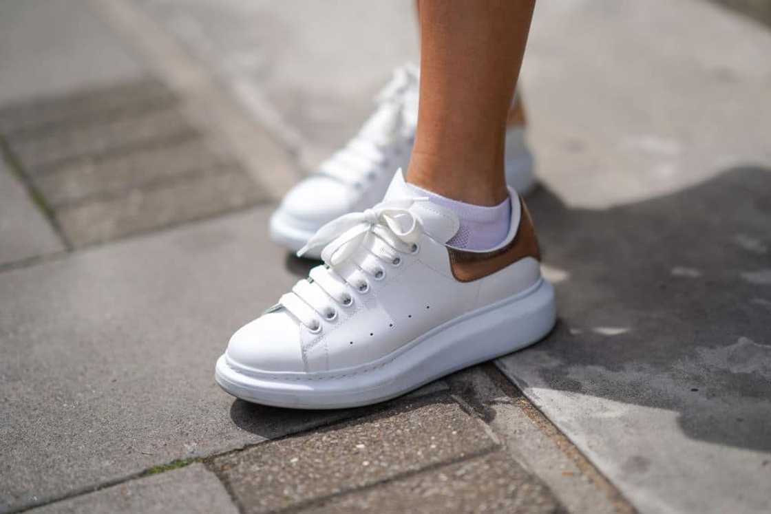 Oversized white/gold sneakers Oversized white/gold sneakers