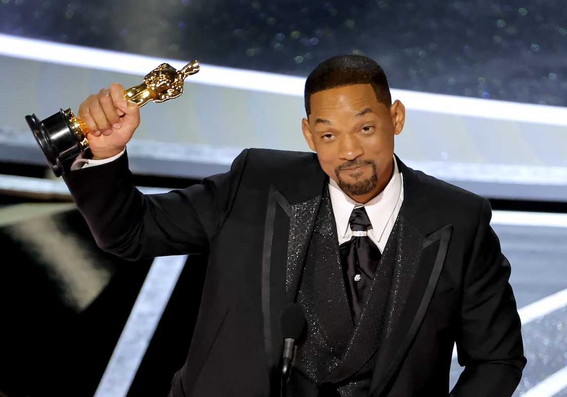 Will Smith accepts the Actor in a Leading Role award Will Smith accepts the Actor in a Leading Role award