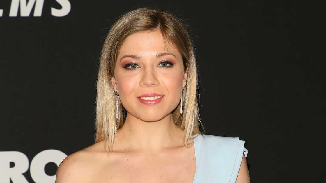 Former Nickelodeon actress Jennette Former Nickelodeon actress Jennette