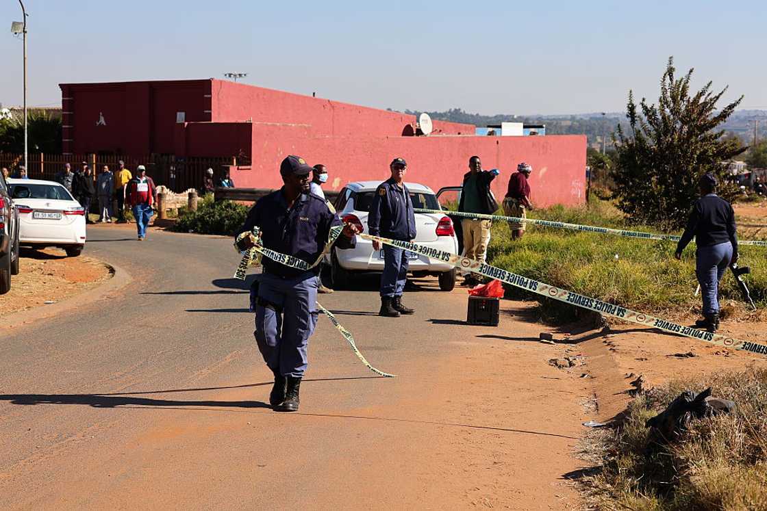 The police in Johannesburg tracked down four thugs The police in Johannesburg tracked down four thugs