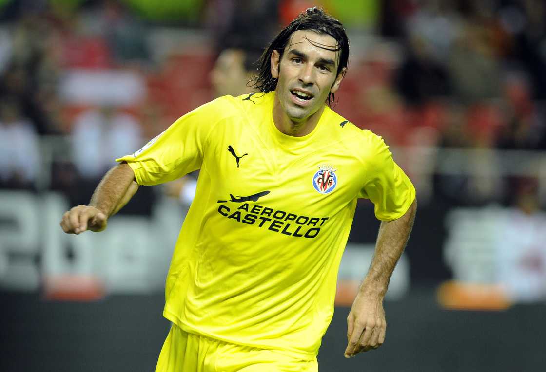 Robert Pires at Sanchez Pizjuan stadium in Seville