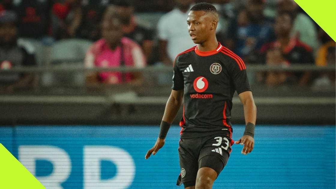 Junior Khanye compares Orlando Pirates teenage winger Mohau Nkota to Barcelona forward Raphinha. Photo: @orlandopirates. Junior Khanye compares Orlando Pirates teenage winger Mohau Nkota to Barcelona forward Raphinha. Photo: @orlandopirates.