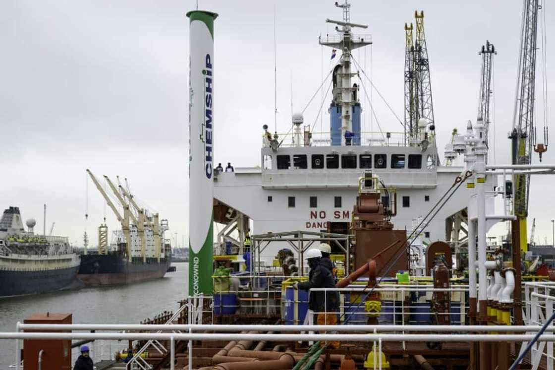 The maritime transport industry is also under pressure to cut its CO2 emissions The maritime transport industry is also under pressure to cut its CO2 emissions