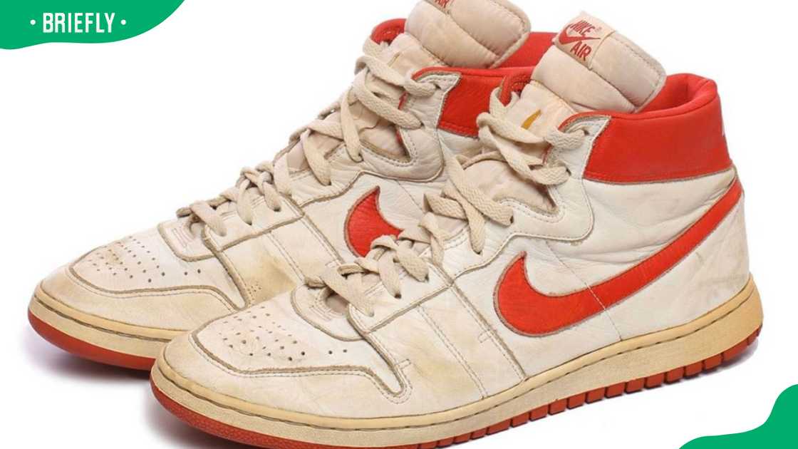 Nike Air Ship (1984 Game-Worn) Nike Air Ship (1984 Game-Worn)