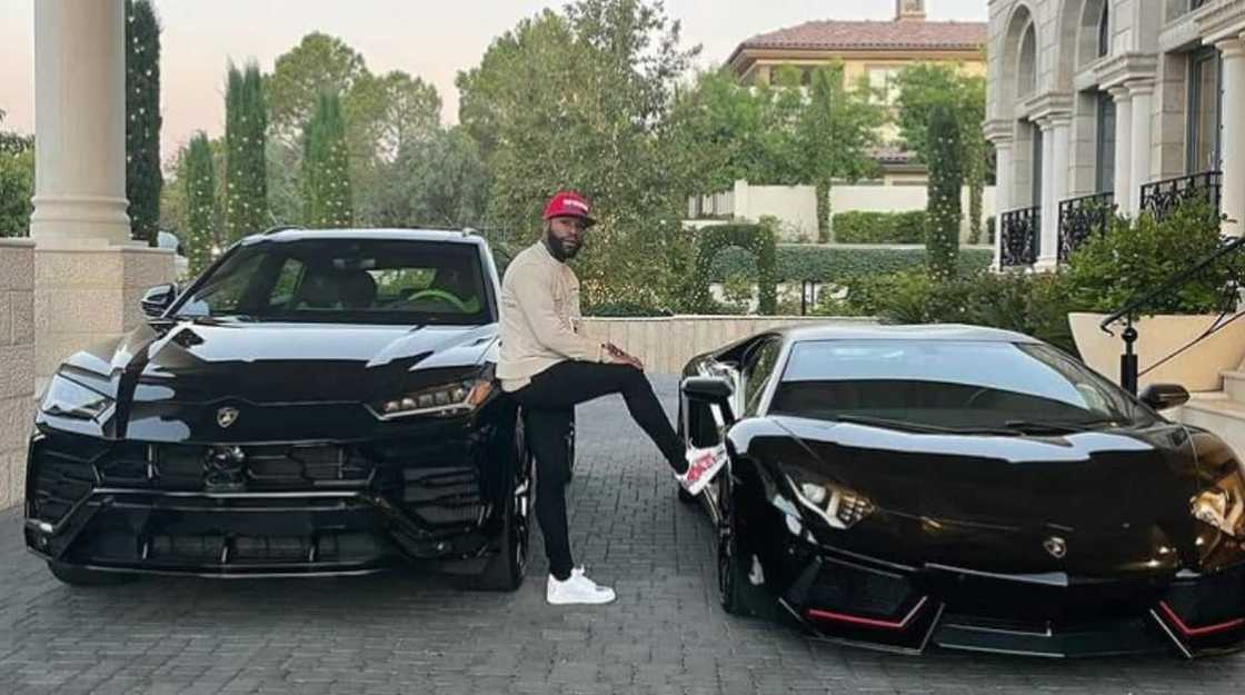 Mayweather Stuns Social Media Followers With His Exotic Lamborghini and Ferrari Cars Mayweather Stuns Social Media Followers With His Exotic Lamborghini and Ferrari Cars