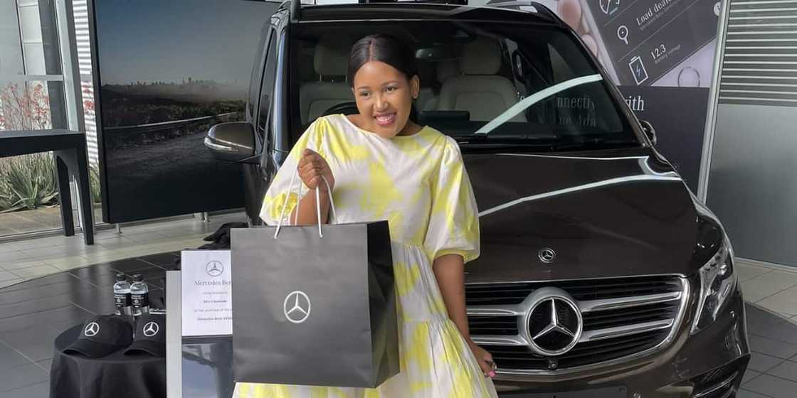 Mercedes Benz, New Car, SA woman Mercedes Benz, New Car, SA woman