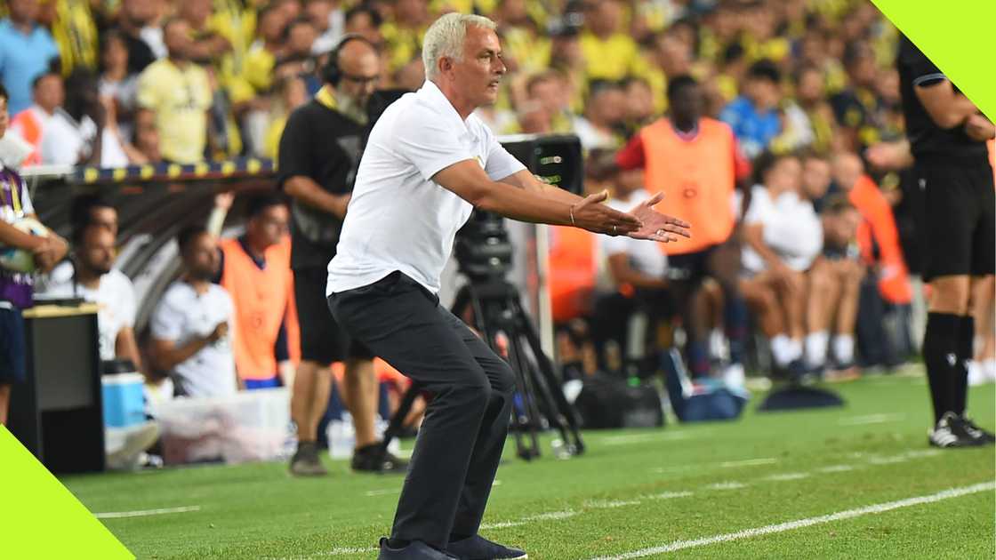 Jose Mourinho during Fenerbahce vs Lille.