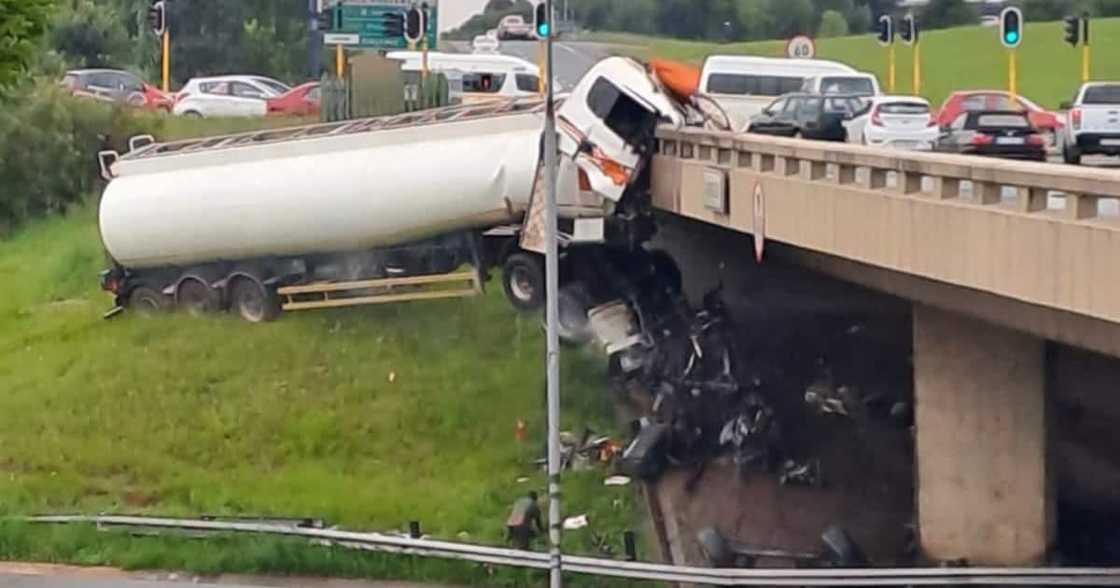 Tanker crashes on the N12 Tanker crashes on the N12