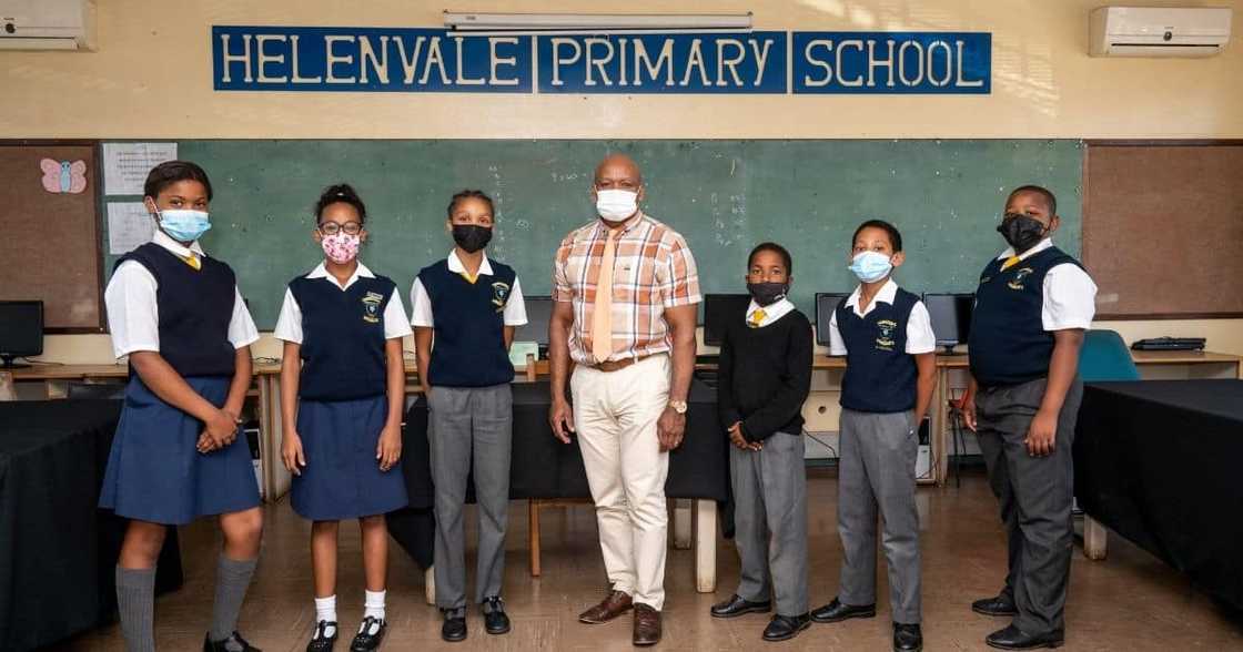 Ford SA and Gift of the Givers provide welcome drought relief to Nelson Mandela Bay learners Ford SA and Gift of the Givers provide welcome drought relief to Nelson Mandela Bay learners