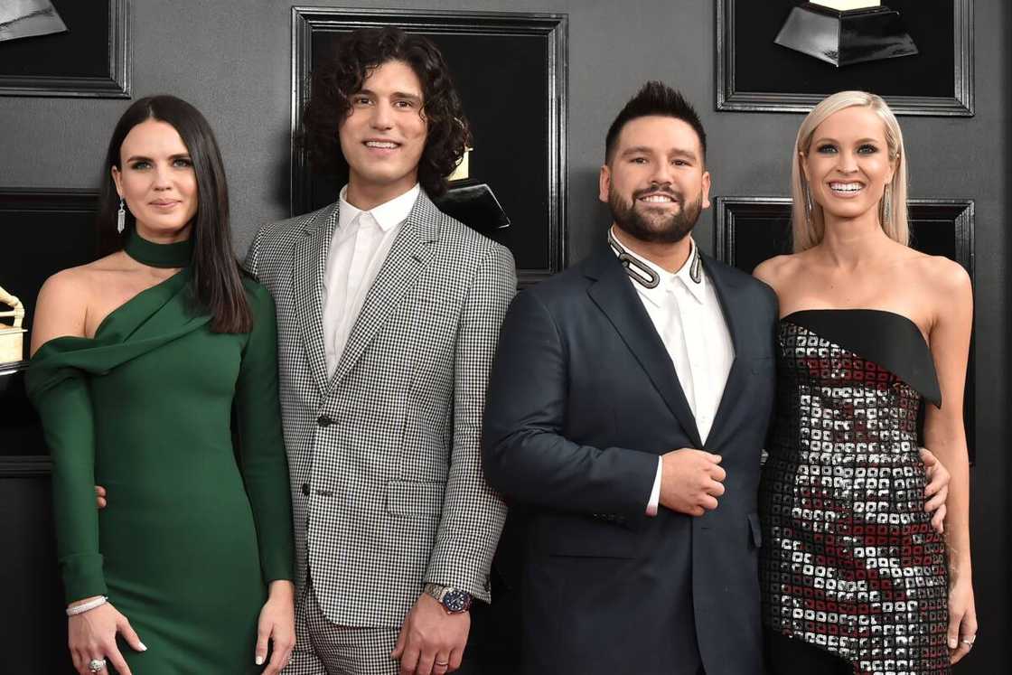 Dan and Shay with their wives at the Grammys Dan and Shay with their wives at the Grammys