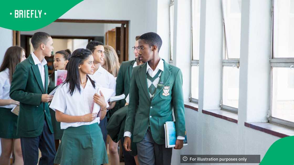 Learners from a Soshanguve school demand that the Gauteng Department of Education construct the school promised to them three years ago