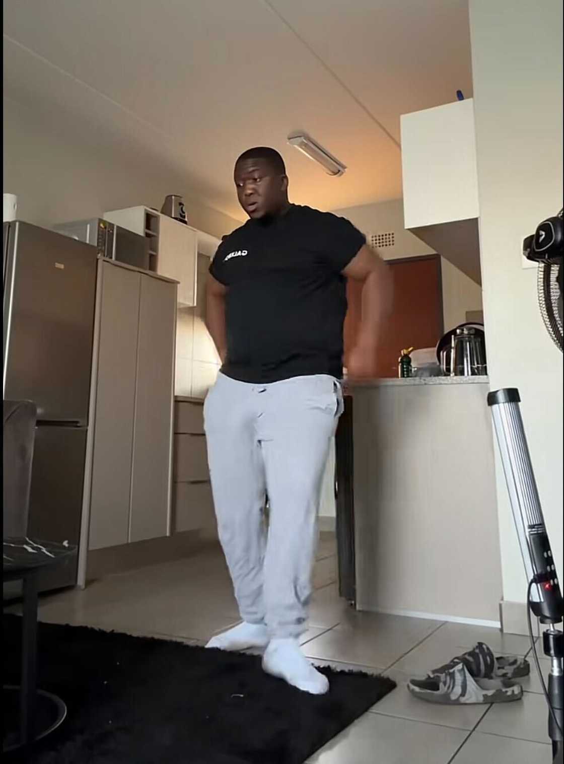 A man danced to an Afrikaans song titled 'Lyfie,' which amused South Africans online. A man danced to an Afrikaans song titled 'Lyfie,' which amused South Africans online.