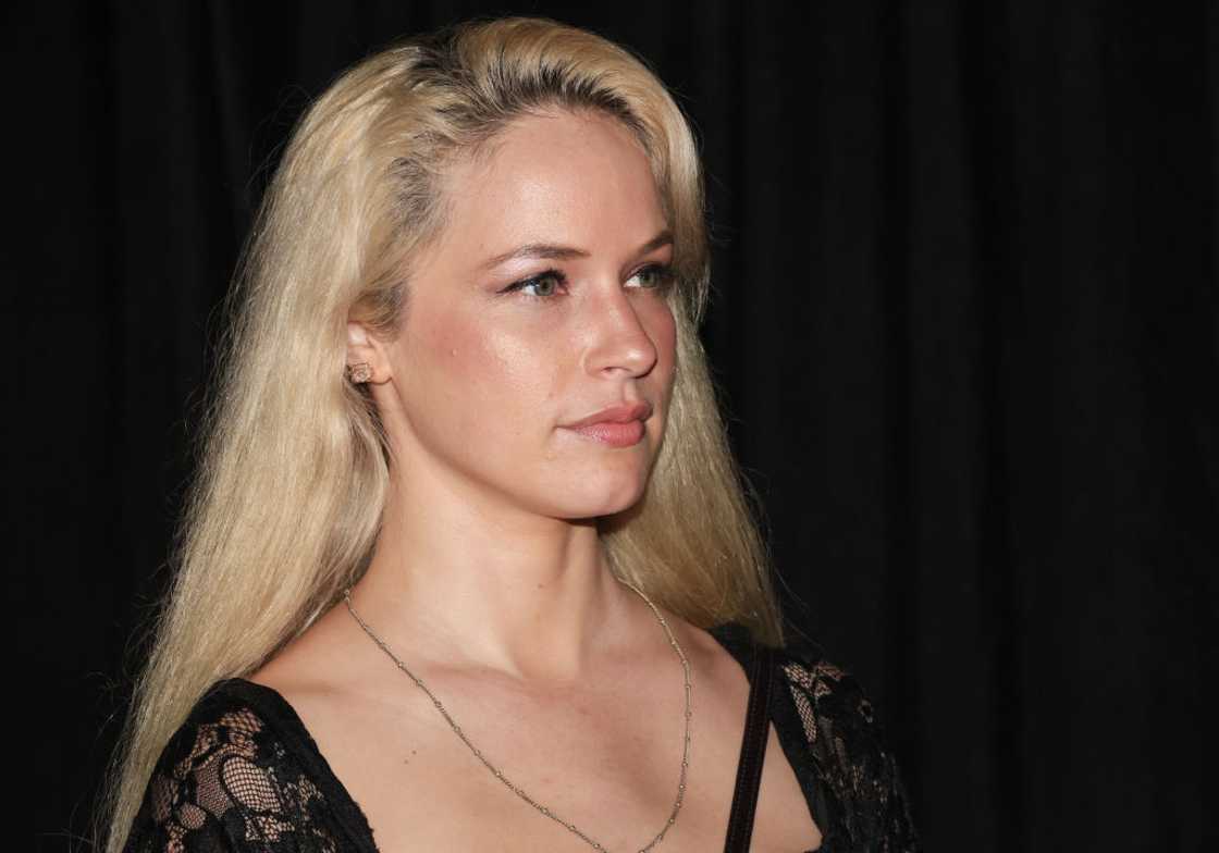 Alexis Knapp at the Pre-Oscar Celebration