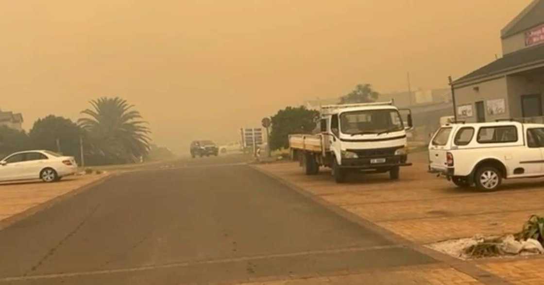 Wildfire was ravaged in smoke from wildfire Wildfire was ravaged in smoke from wildfire