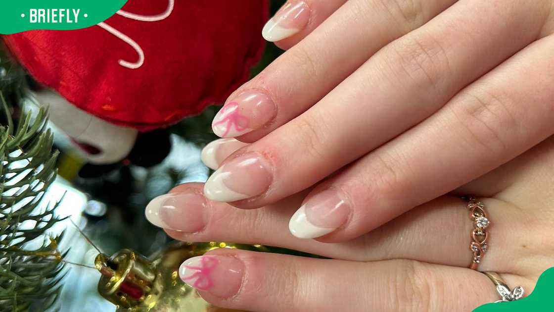 Wrapped gifts nail design Wrapped gifts nail design