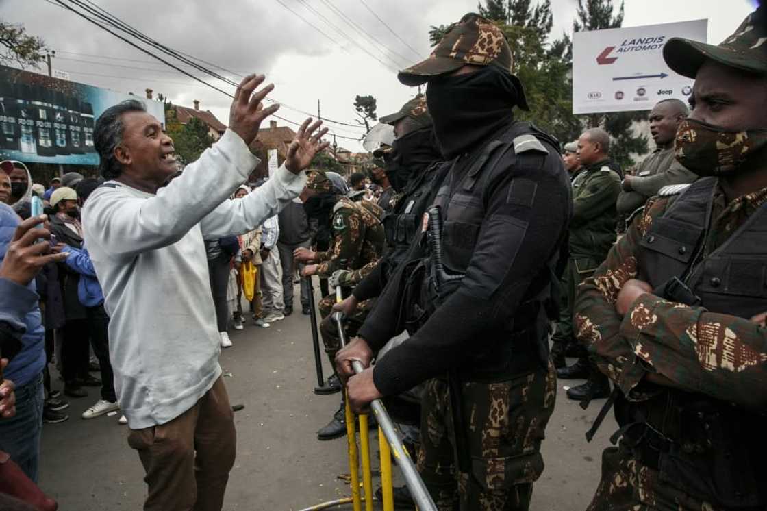 Several hundred anti-government demonstrators gathered in the centre of Antananarivo Several hundred anti-government demonstrators gathered in the centre of Antananarivo