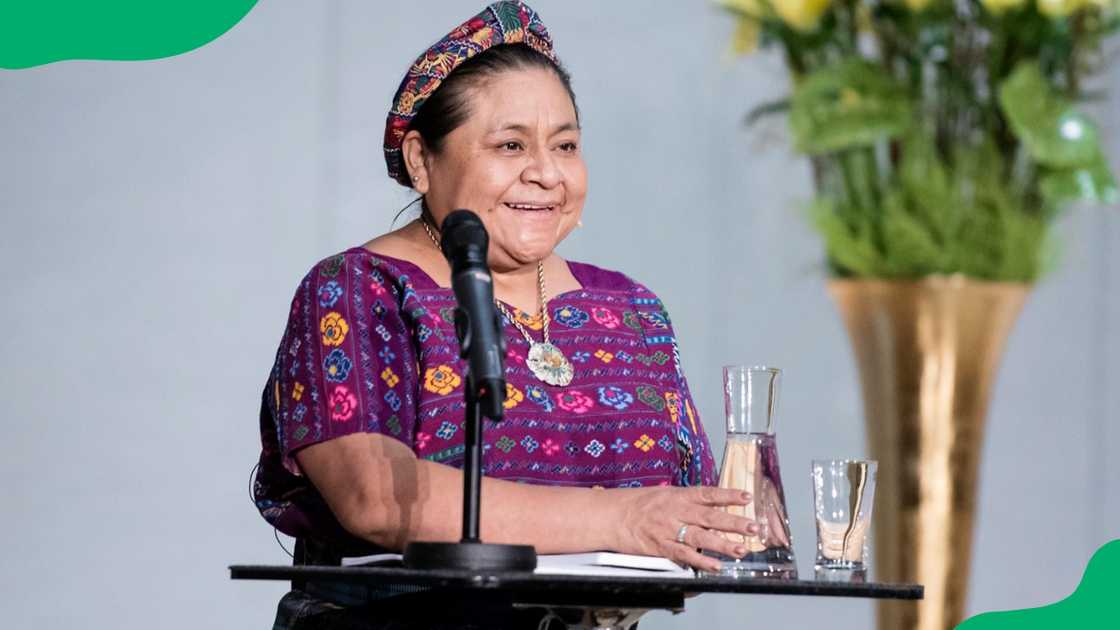 Rigoberta Menchu in 1992. Rigoberta Menchu in 1992.