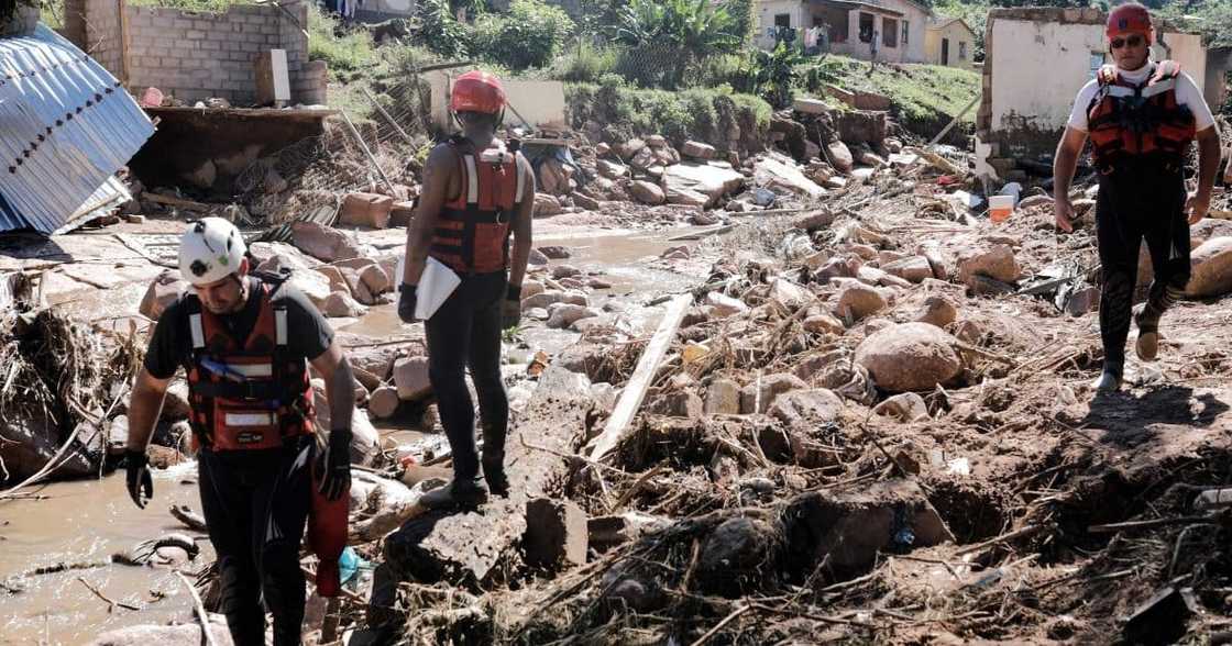 KZN floods, 5 out of 10, missing, family members, founds, rescue missions