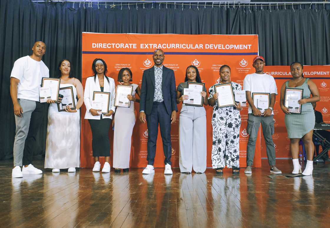 Students and staff at a TUT Directorate of Extracurricular Development ceremony Students and staff at a TUT Directorate of Extracurricular Development ceremony