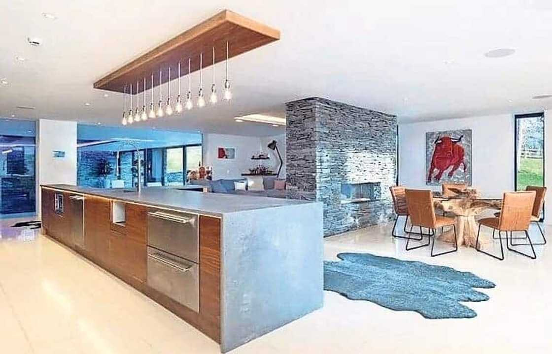 Cristiano Ronaldo's Manchester Mansion. Photo: The Sun. Cristiano Ronaldo's Manchester Mansion. Photo: The Sun.