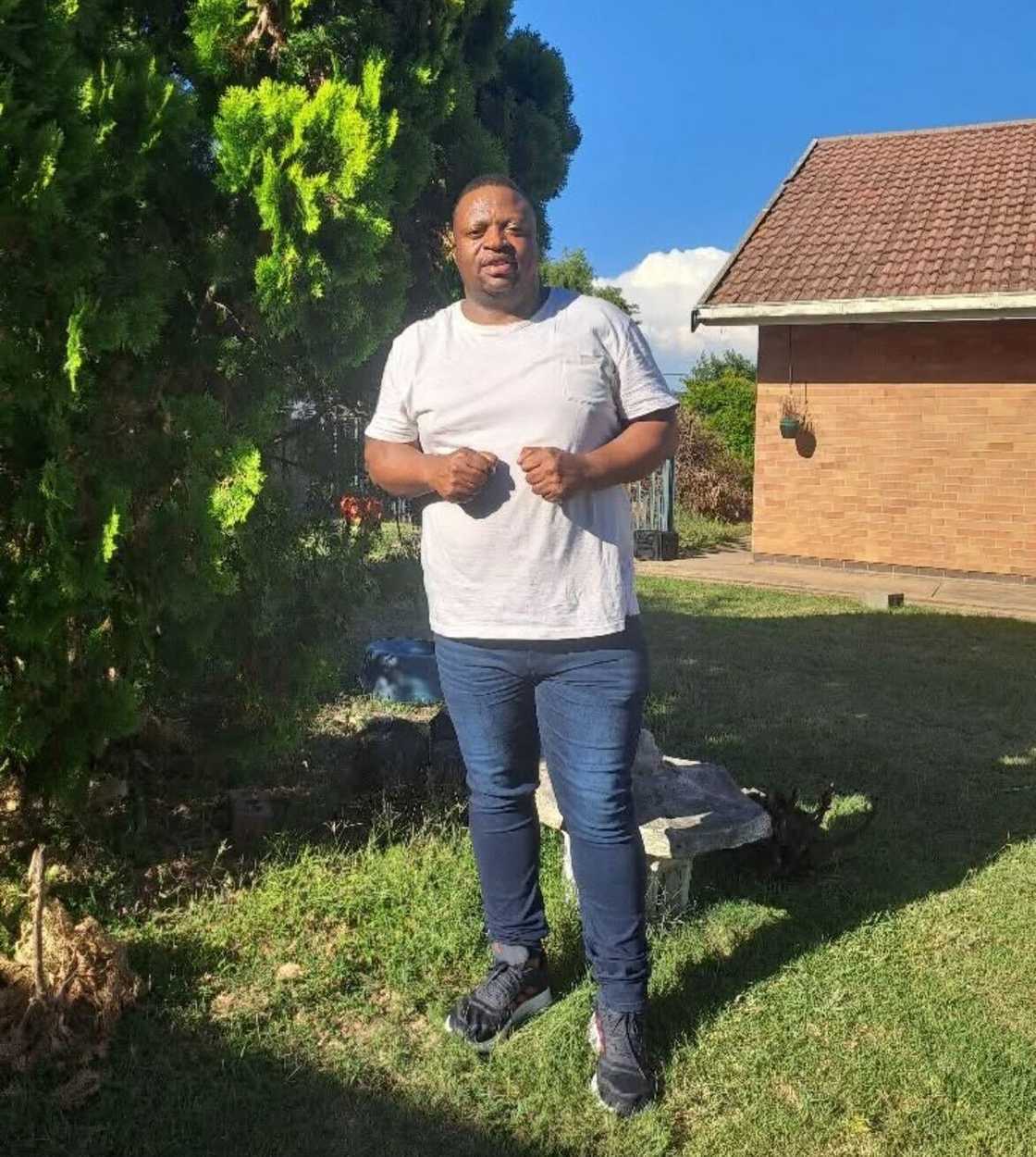 A man in South Africa showcased how he recreated Somizi Mhlongo's iconic Durban July 2025 look.