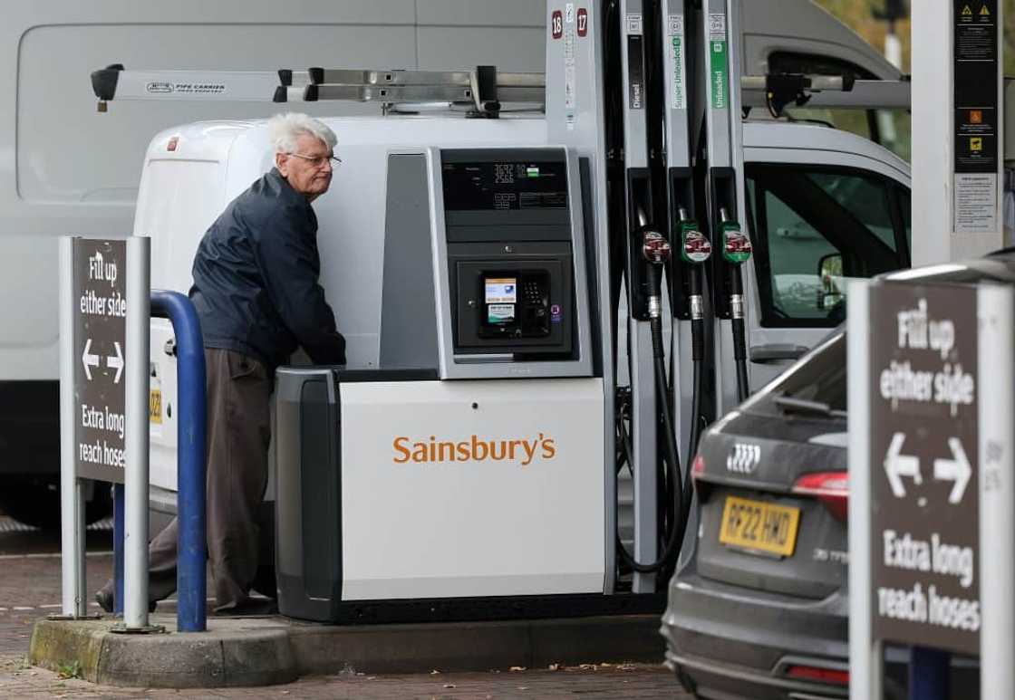 UK inflation slowed to 3.9 percent in November, pulled down by a drop in petrol prices UK inflation slowed to 3.9 percent in November, pulled down by a drop in petrol prices