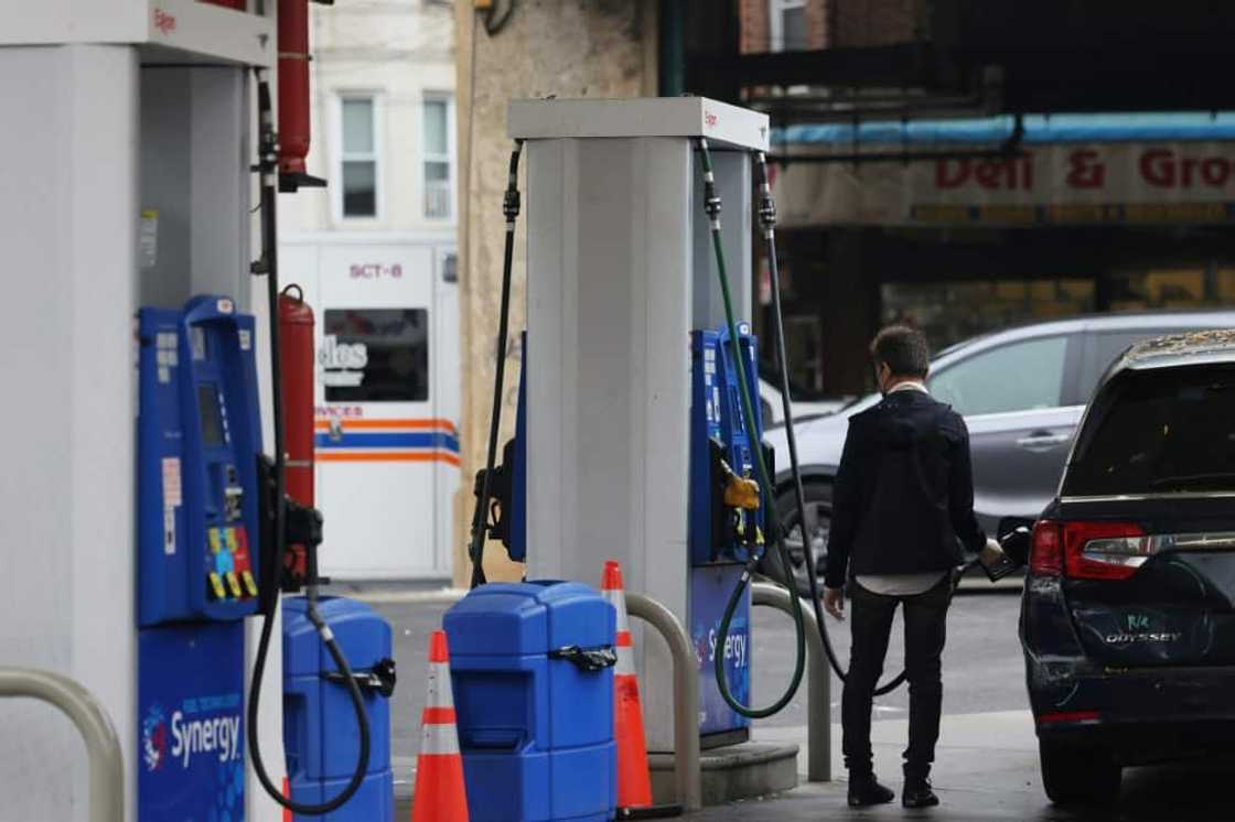 US retail sales fell 0.8 percent between December and January, according to Commerce Department data, with gas station sales down US retail sales fell 0.8 percent between December and January, according to Commerce Department data, with gas station sales down