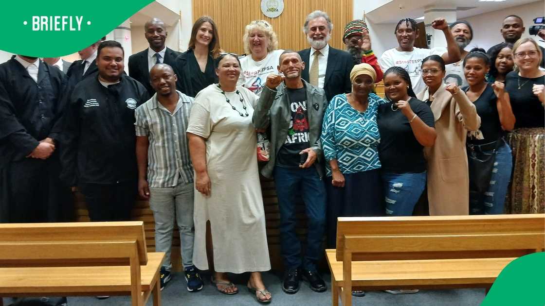 Small-scale fishers and coastal communities join The Green Connection and Natural Justice at the Western Cape High Court on 5 May 2025 Small-scale fishers and coastal communities join The Green Connection and Natural Justice at the Western Cape High Court on 5 May 2025