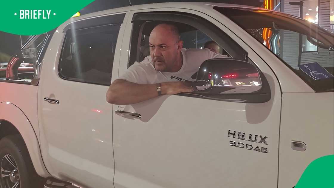 Man becomes racist in road rage