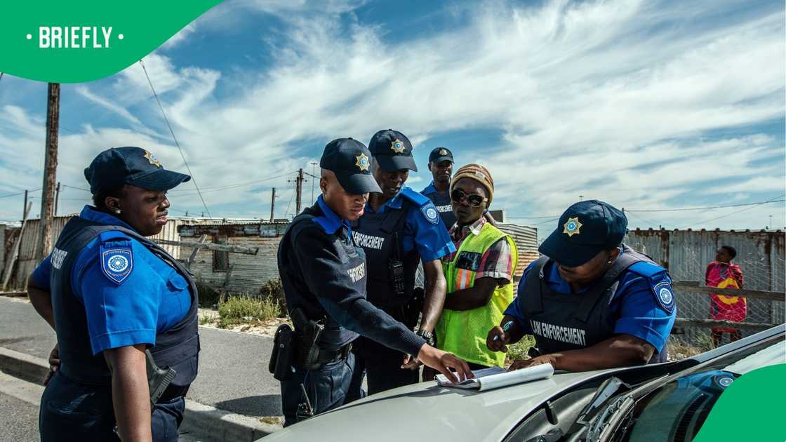 The driver reported the incident to the police anti-corruption unit